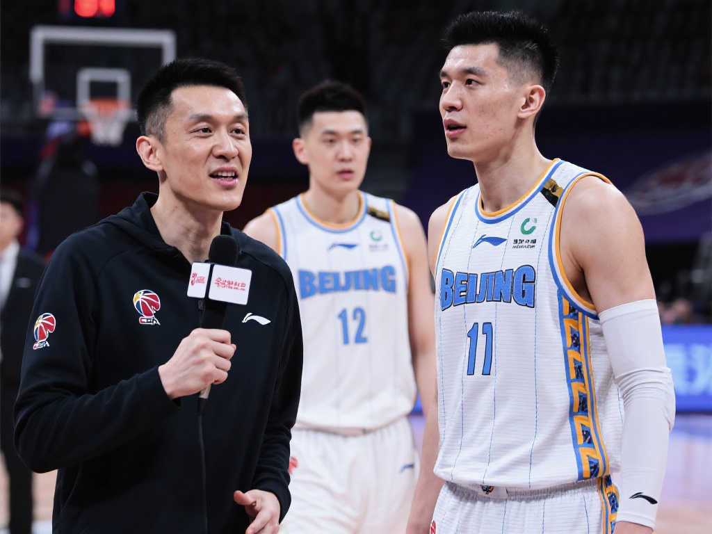 一流外援坐
